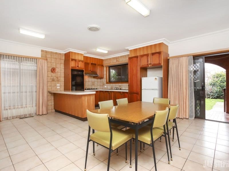 120 Essex Street WEST FOOTSCRAY VIC, West Footscray - Thumbnail 8