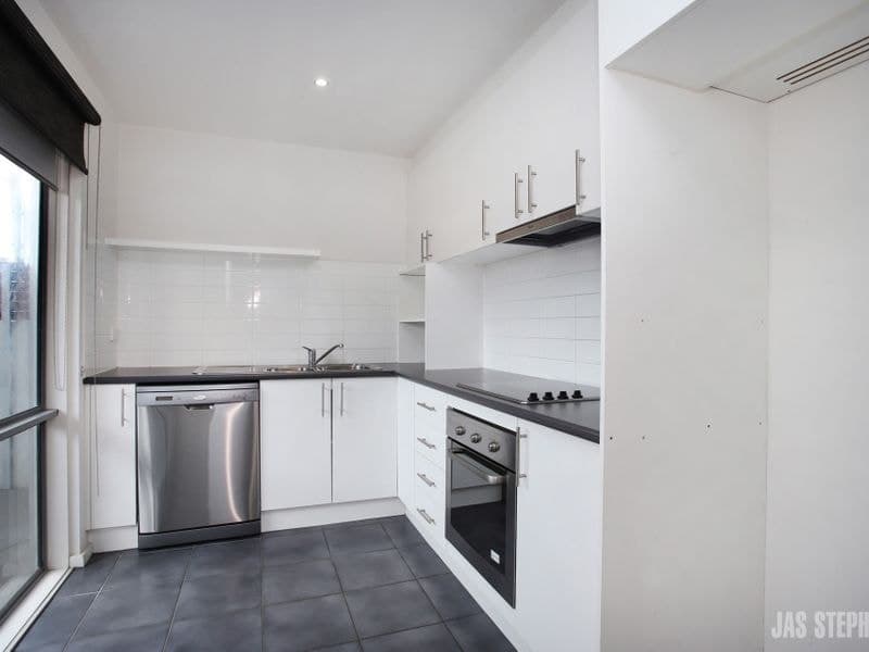 4/13 Essex Street Footscray VIC, Footscray - Thumbnail 3