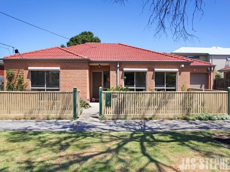 29 Cyclamen Street ALTONA NORTH VIC, Altona North - Thumbnail 2