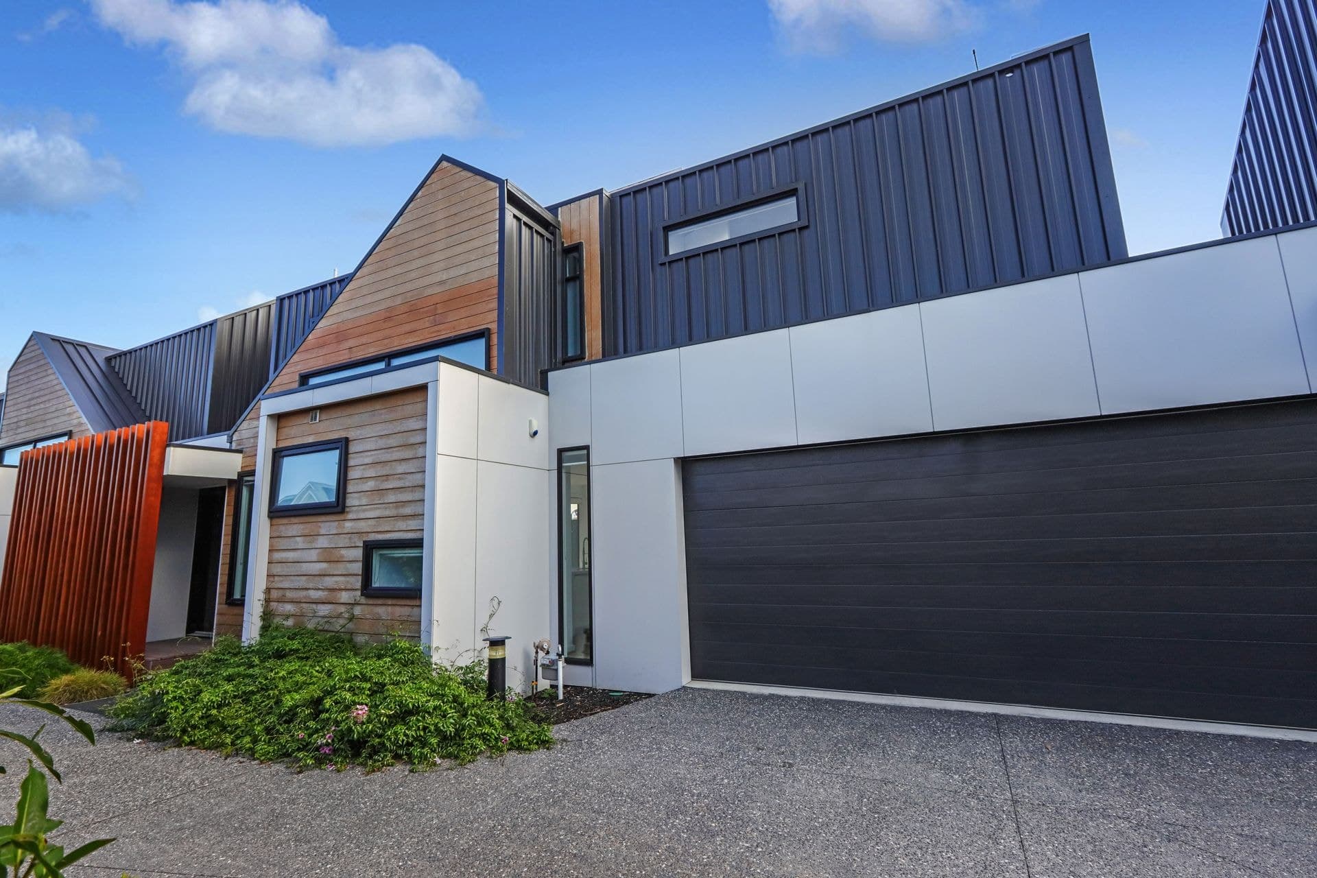 2/19 Alma Street West Footscray VIC, West Footscray - Thumbnail 2