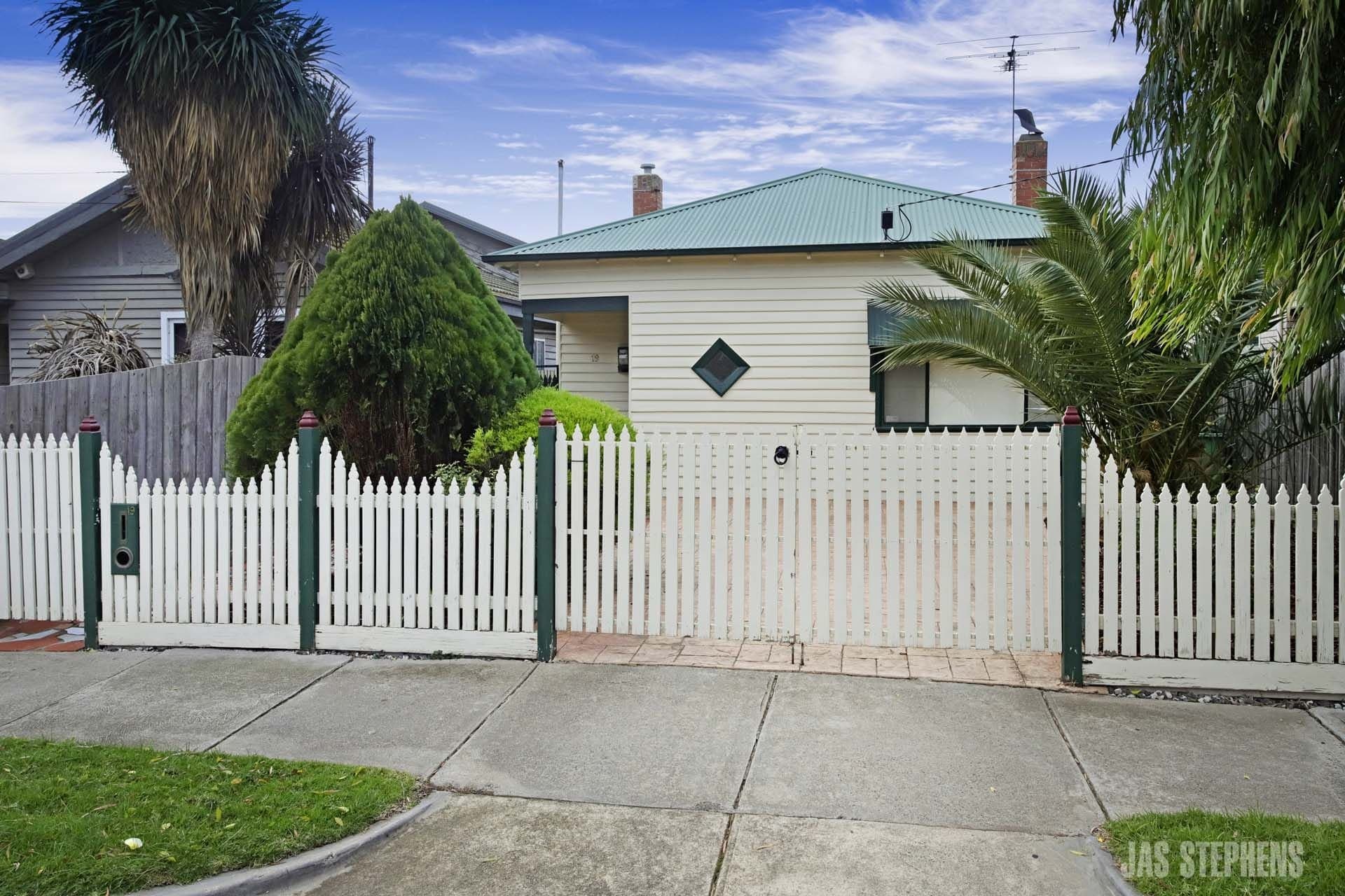 19 First Street West Footscray VIC, West Footscray - Thumbnail 2