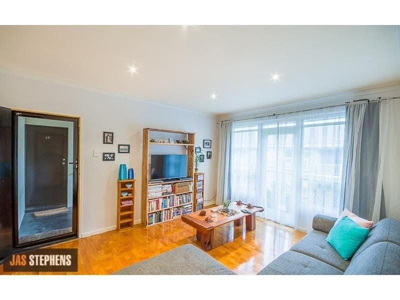 18/146 Hyde Street Yarraville VIC, Yarraville - Thumbnail 2