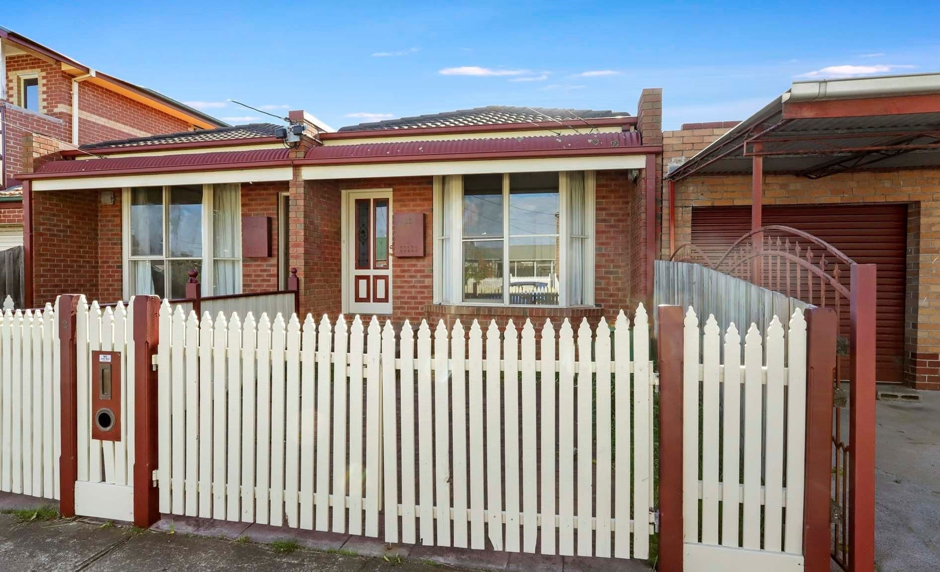 2/4A Austin Crescent East YARRAVILLE VIC, Yarraville - Thumbnail 2