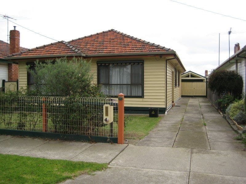 194 Roberts Street YARRAVILLE VIC, Yarraville - Thumbnail 2