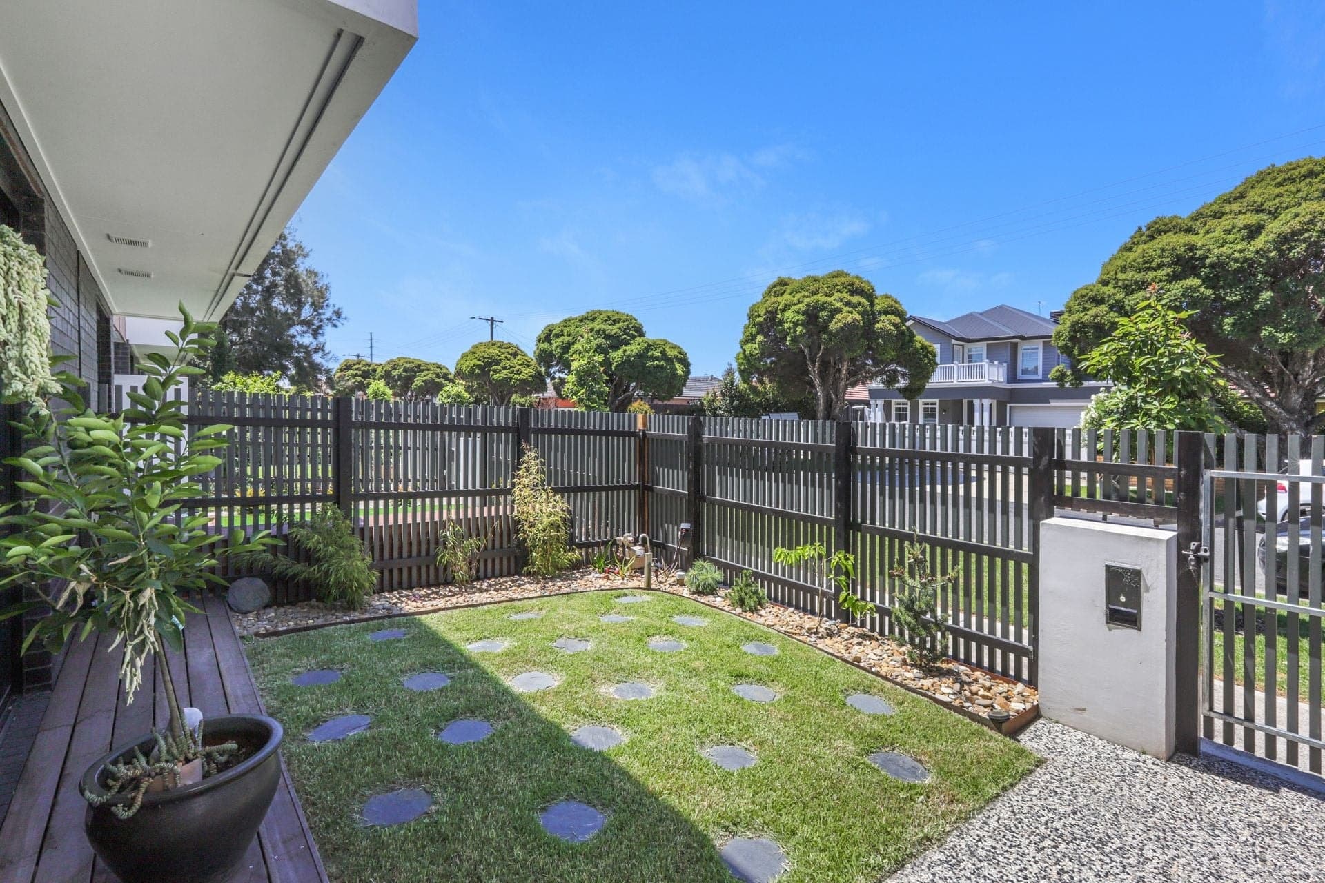 17 Rosala Avenue Altona North VIC, Altona North - Thumbnail 3