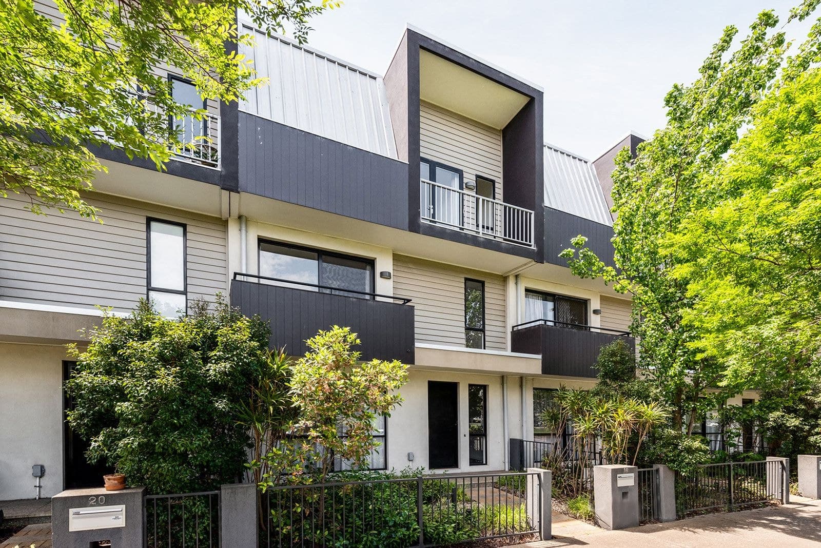 18 McDougall Drive Footscray VIC, Footscray - Thumbnail 2