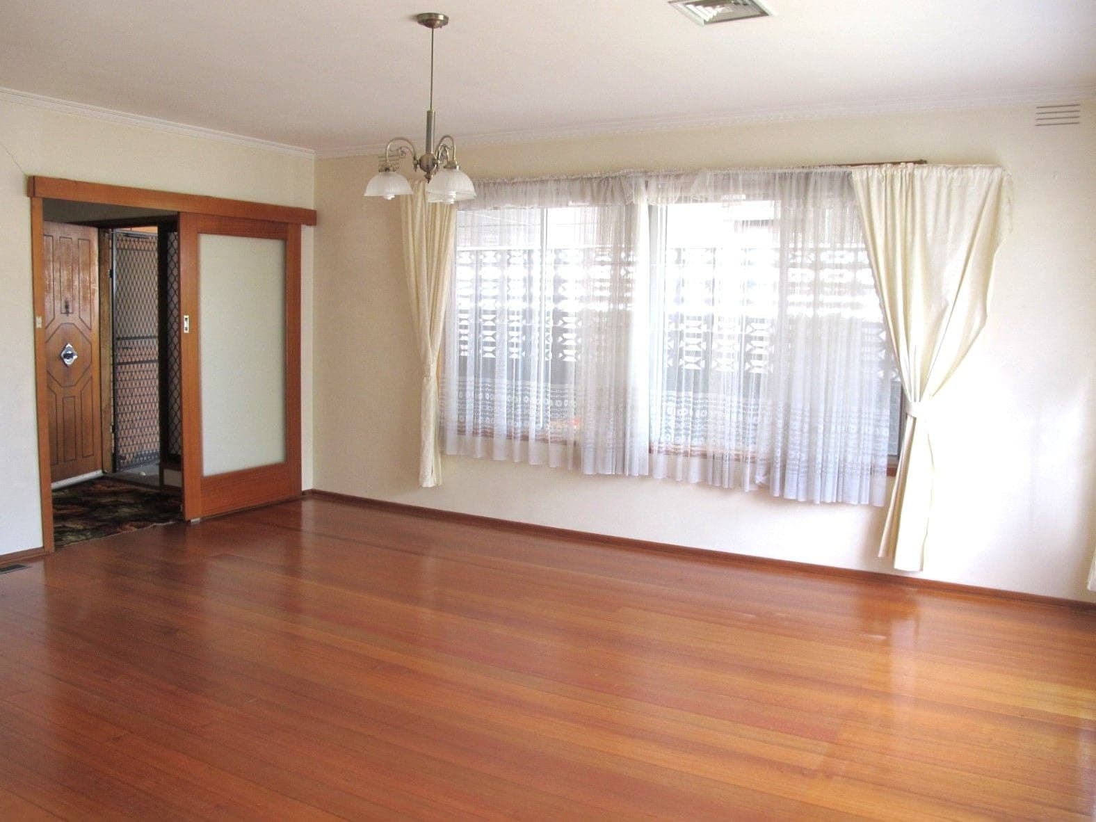 8 Elphin Street Newport VIC, Newport - Thumbnail 3