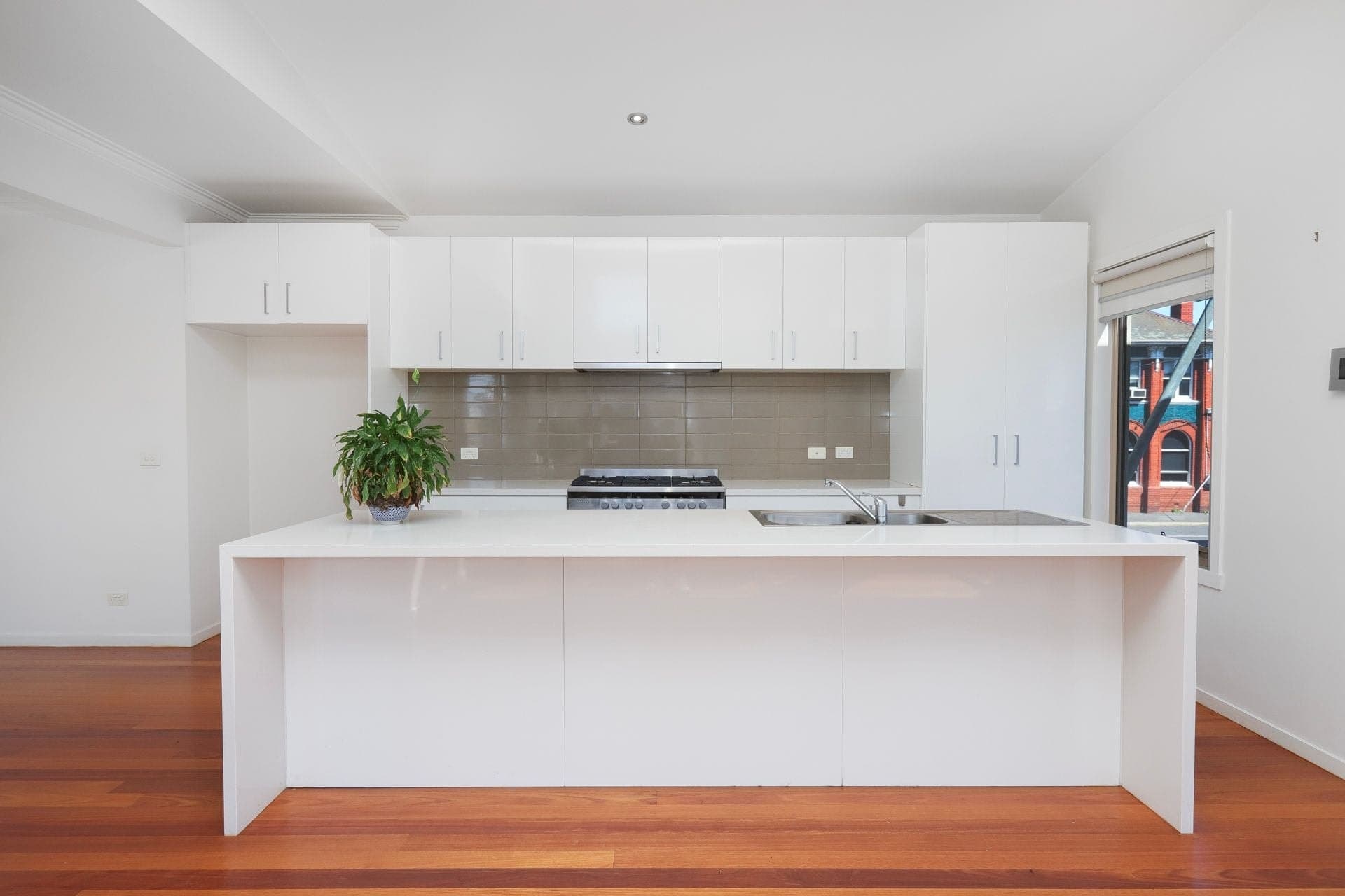 154 Douglas Parade, Williamstown, Williamstown - Thumbnail 4
