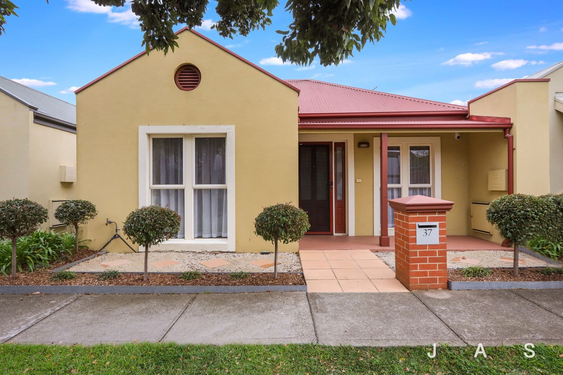 37 Merrett Drive Williamstown VIC, Williamstown - Thumbnail 2