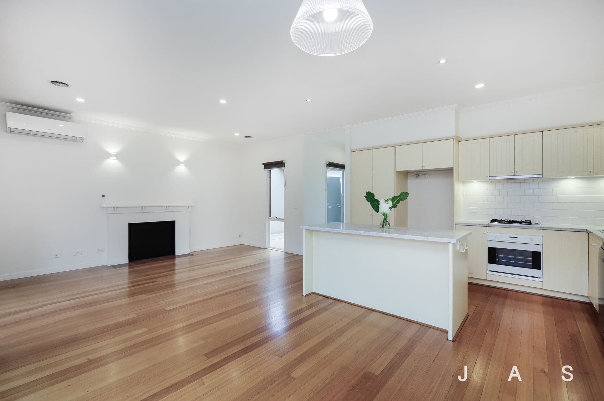 37 Merrett Drive Williamstown VIC, Williamstown - Thumbnail 4