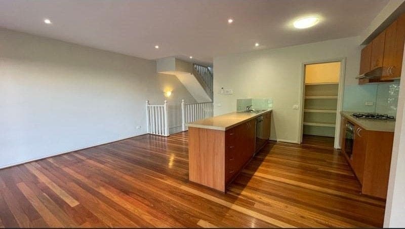4/127 Somerville Road Yarraville VIC, Yarraville - Thumbnail 2