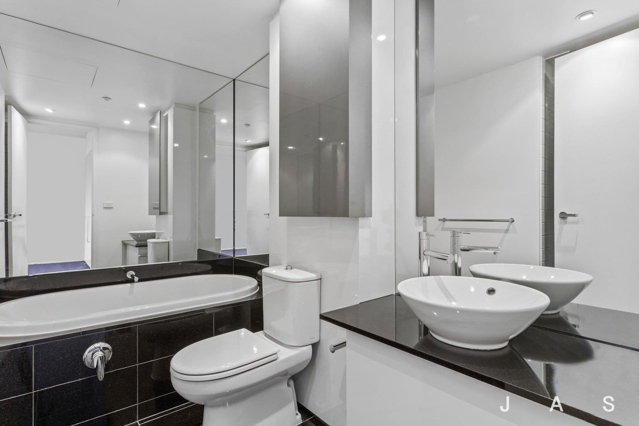 3102/7 Riverside Quay Southbank VIC, Southbank - Thumbnail 8