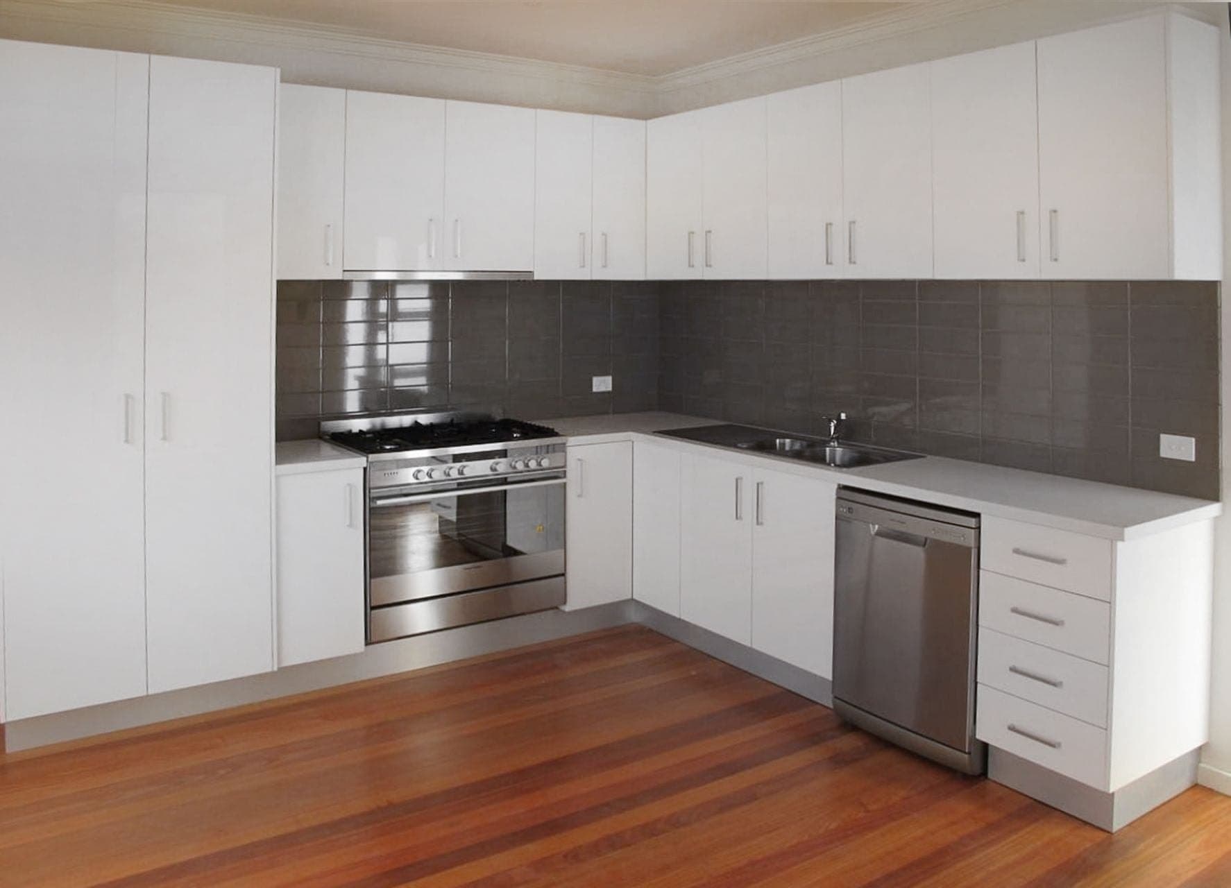 19 Braw Street Williamstown VIC, Williamstown - Thumbnail 2