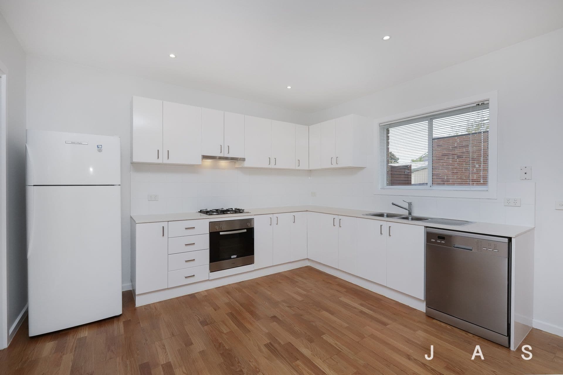 2/8 Govan Street Footscray VIC, Footscray - Thumbnail 8