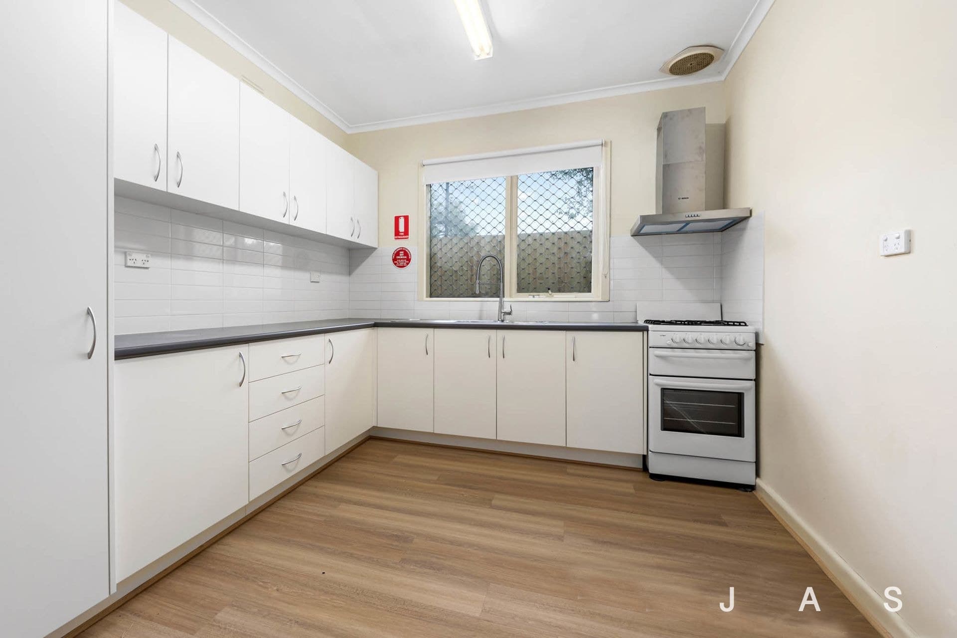 35 Gower Street Kensington VIC, Kensington - Thumbnail 3