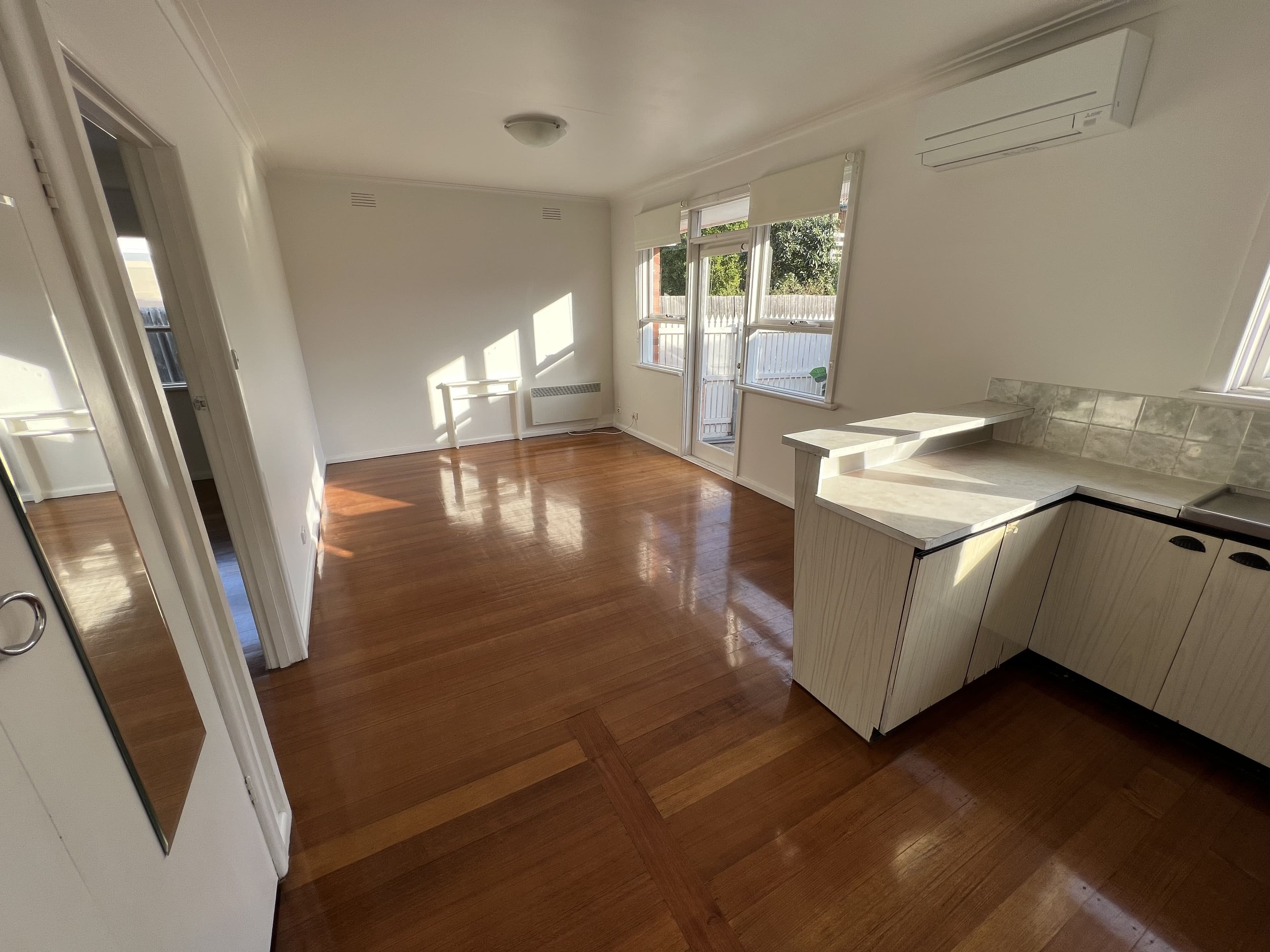 2/10 Peel Street Newport VIC, Newport - Thumbnail 3