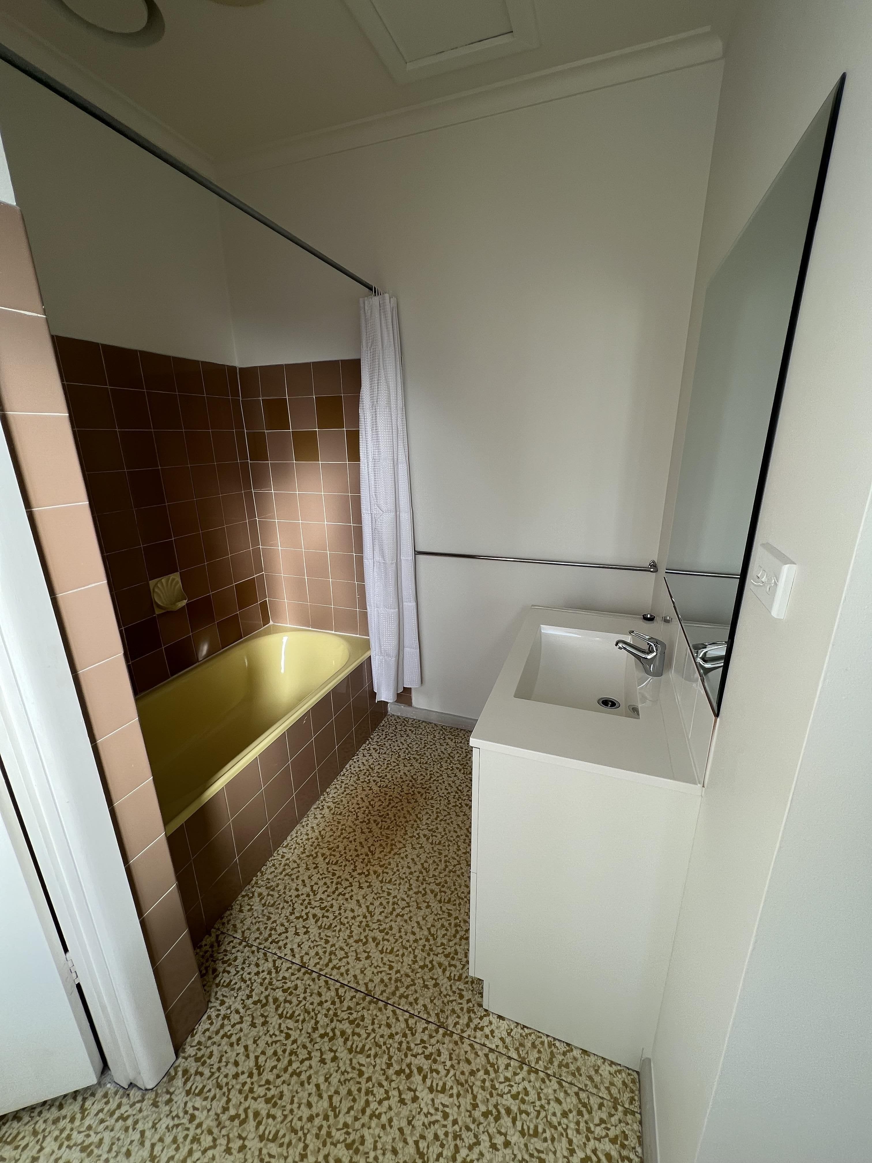 2/10 Peel Street Newport VIC, Newport - Thumbnail 6