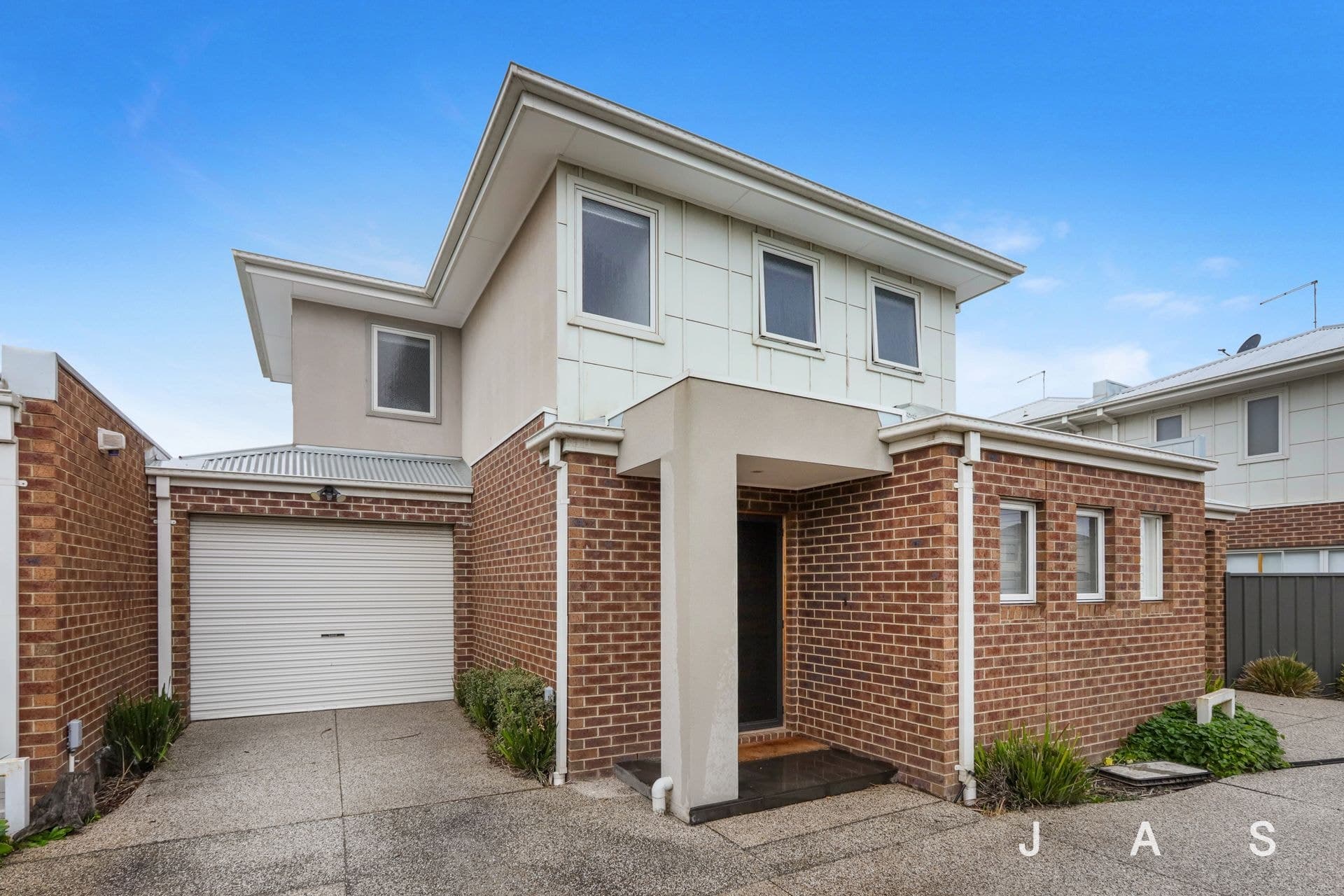 3/14 Almond  Avenue Brooklyn VIC, Brooklyn - Thumbnail 2
