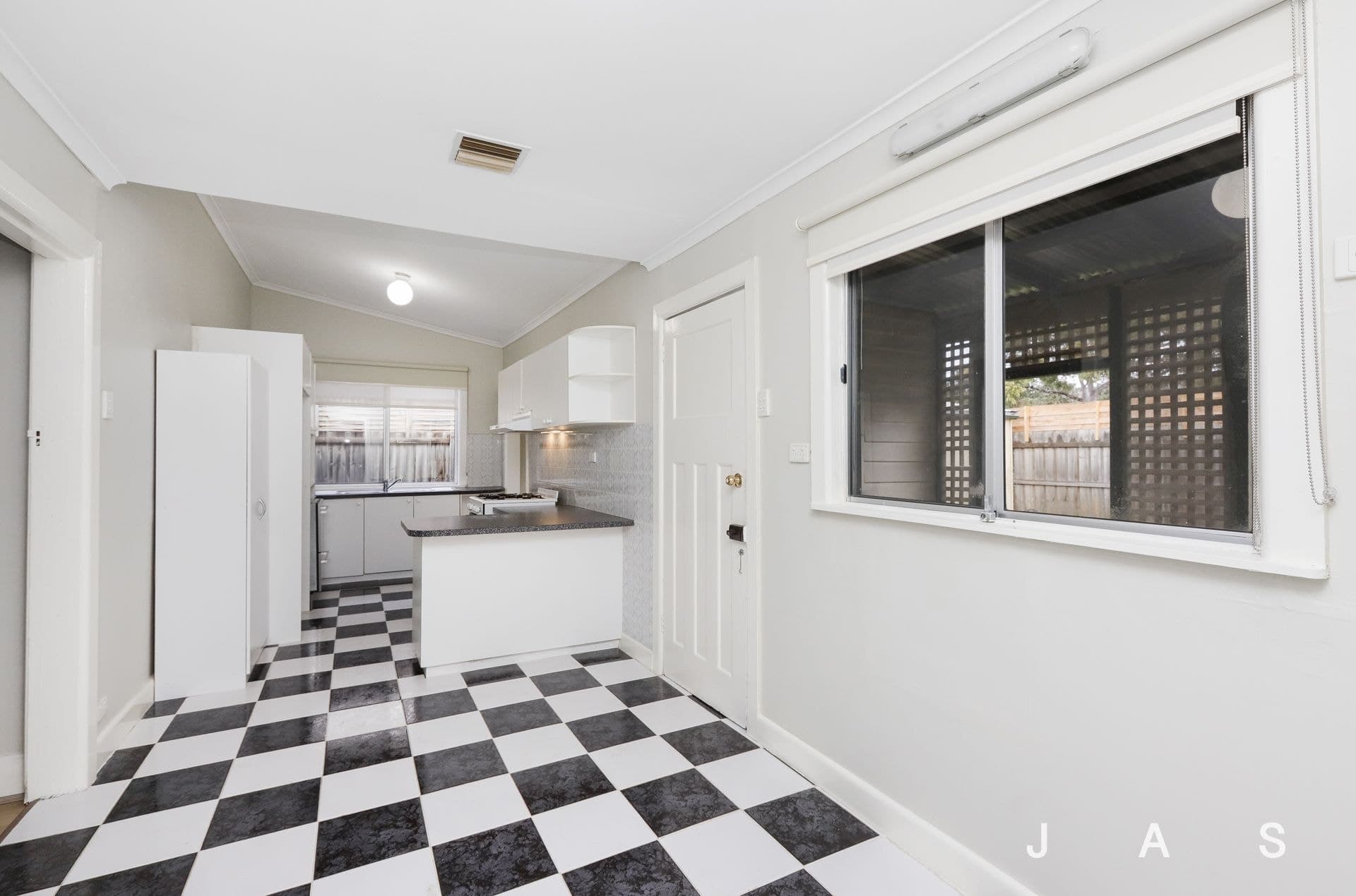 6 Dawson Avenue Footscray VIC, Footscray - Thumbnail 2
