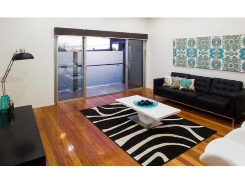2/63 Rosslyn Street West Melbourne VIC, West Melbourne - Thumbnail 2