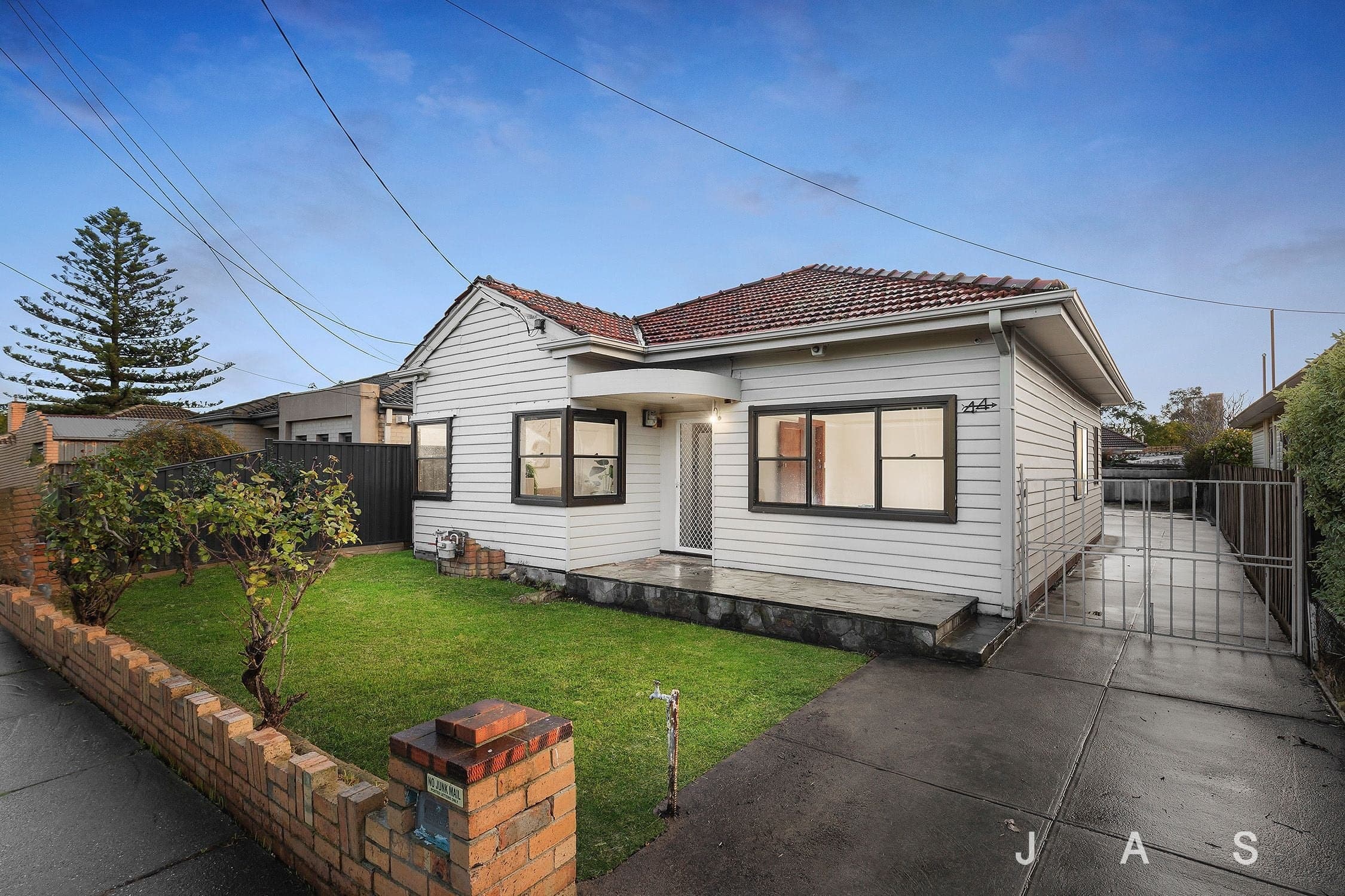 44 Emu Road Maidstone VIC, Maidstone - Thumbnail 2