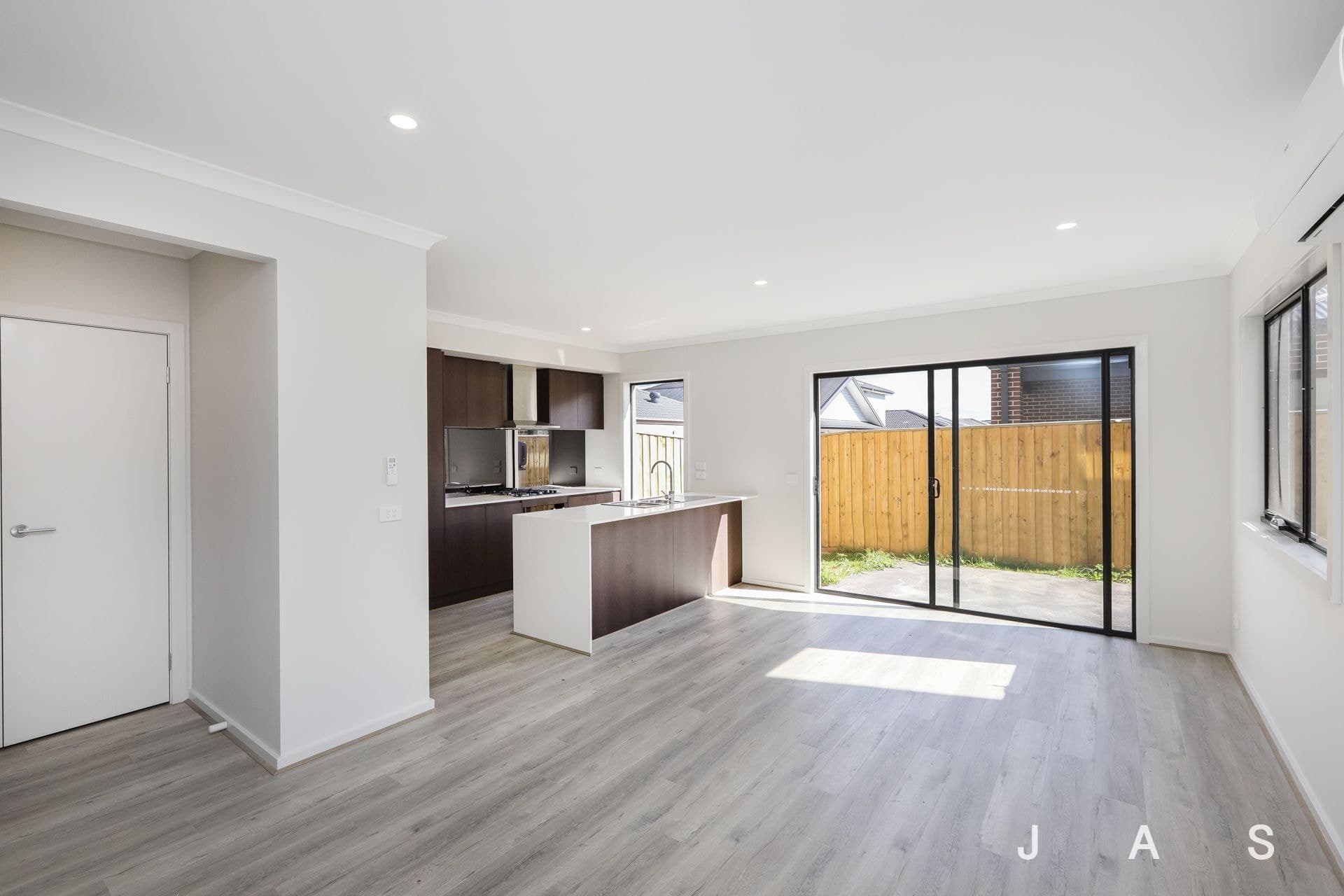 100 Verona Crescent Fraser Rise VIC, Fraser Rise - Thumbnail 6