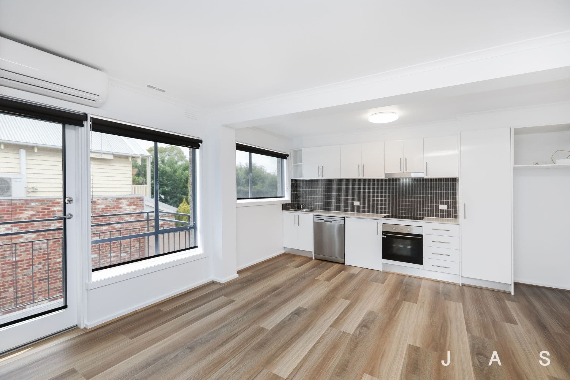 6/10 Schild Street Yarraville VIC, Yarraville - Thumbnail 2
