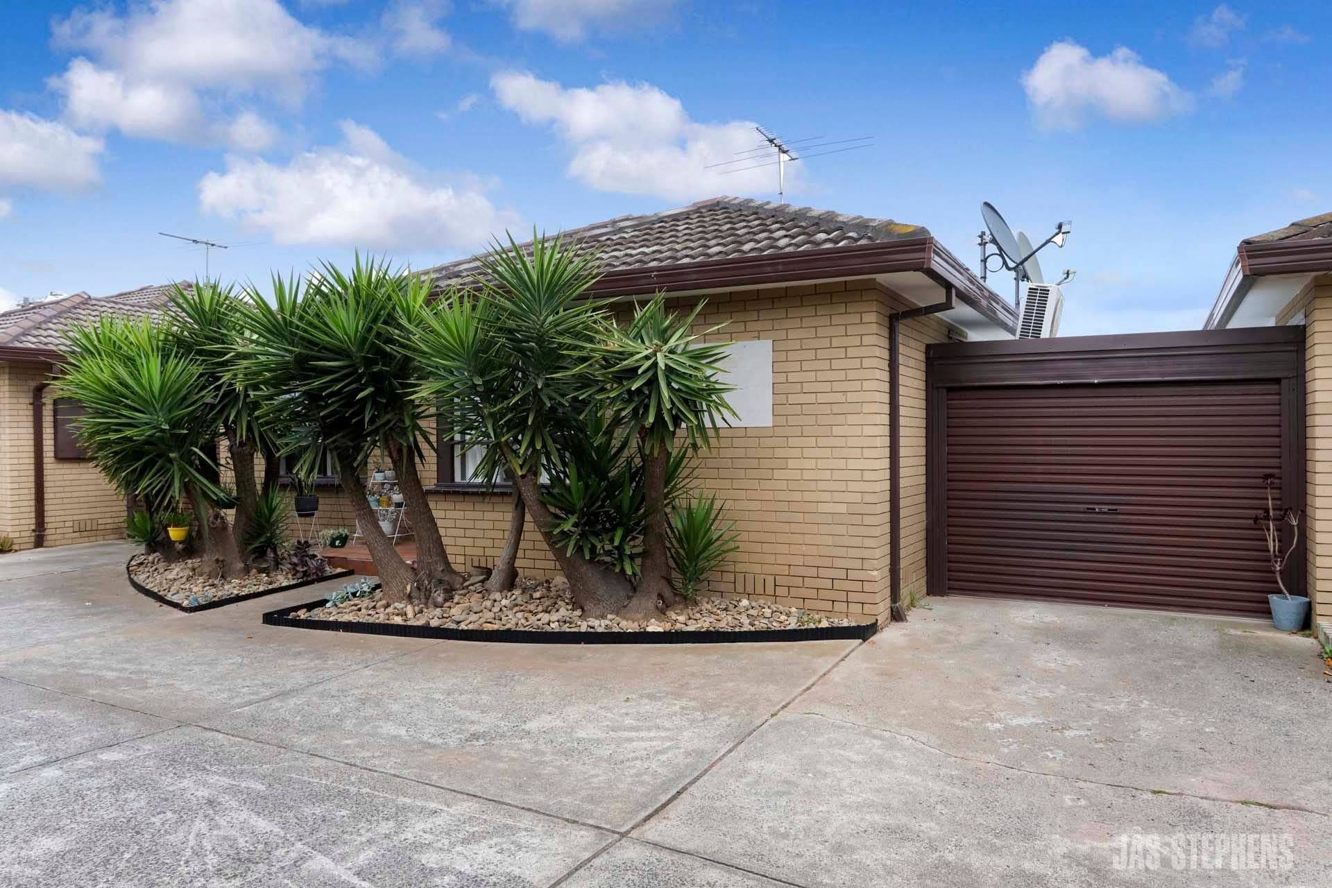 2/614 Barkly Street West Footscray VIC, West Footscray - Image 1
