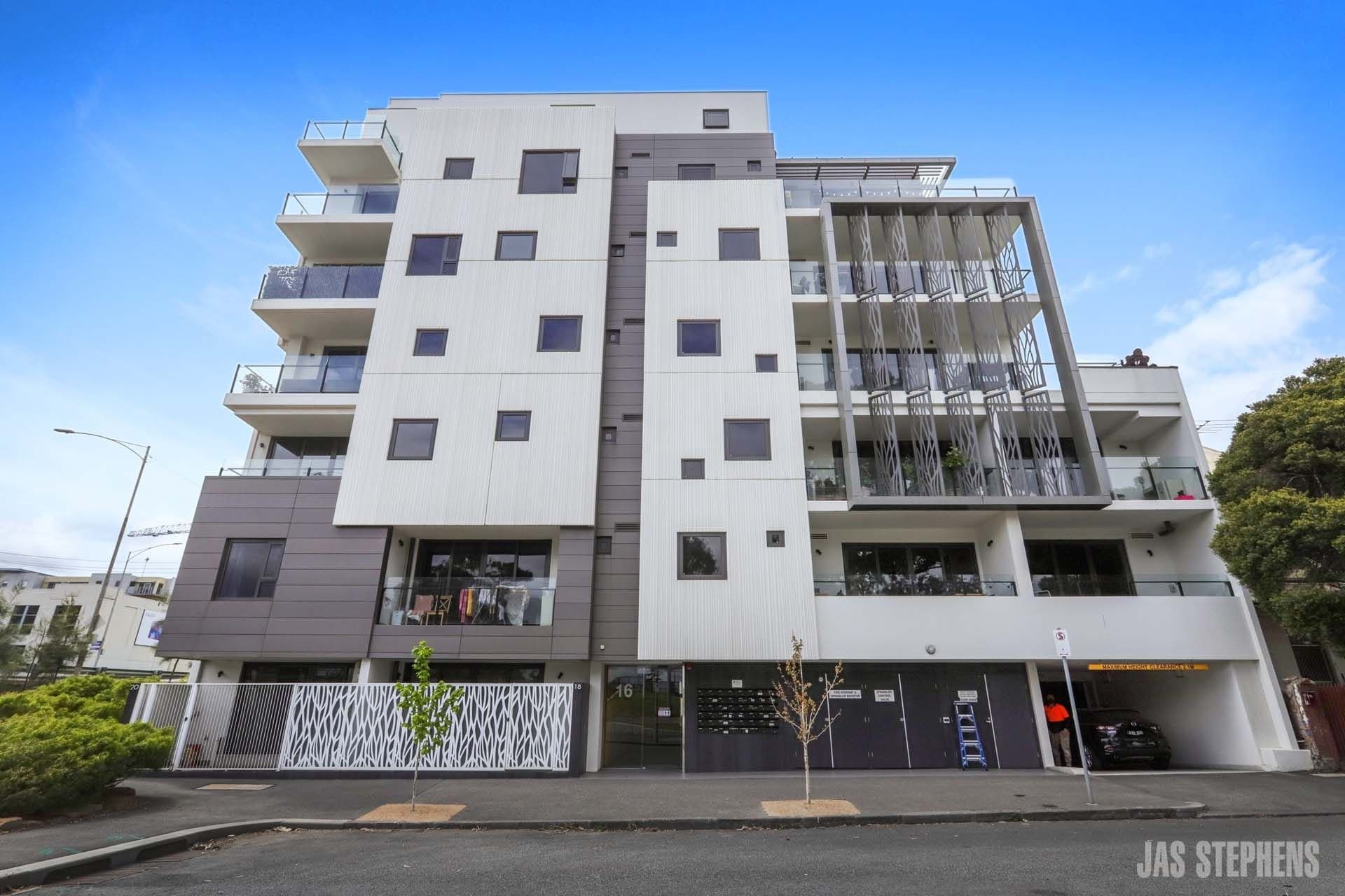 504/14-18 Anderson Street West Melbourne VIC, West Melbourne - Thumbnail 2
