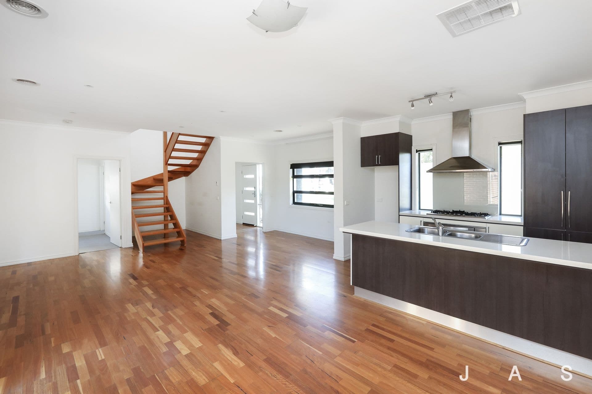 1/50 Blenheim Road Newport VIC, Newport - Thumbnail 3