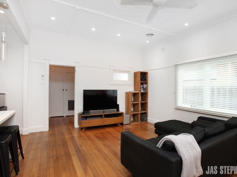 17 McKay Street SUNSHINE VIC, Sunshine - Thumbnail 3