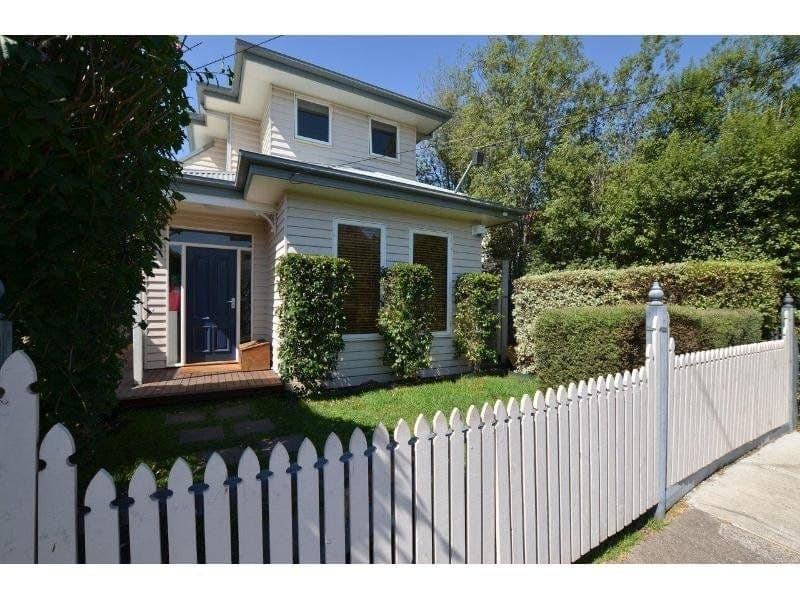 2/17 Burns Street Maidstone VIC, Maidstone - Thumbnail 2