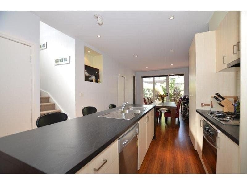 2/17 Burns Street Maidstone VIC, Maidstone - Thumbnail 4