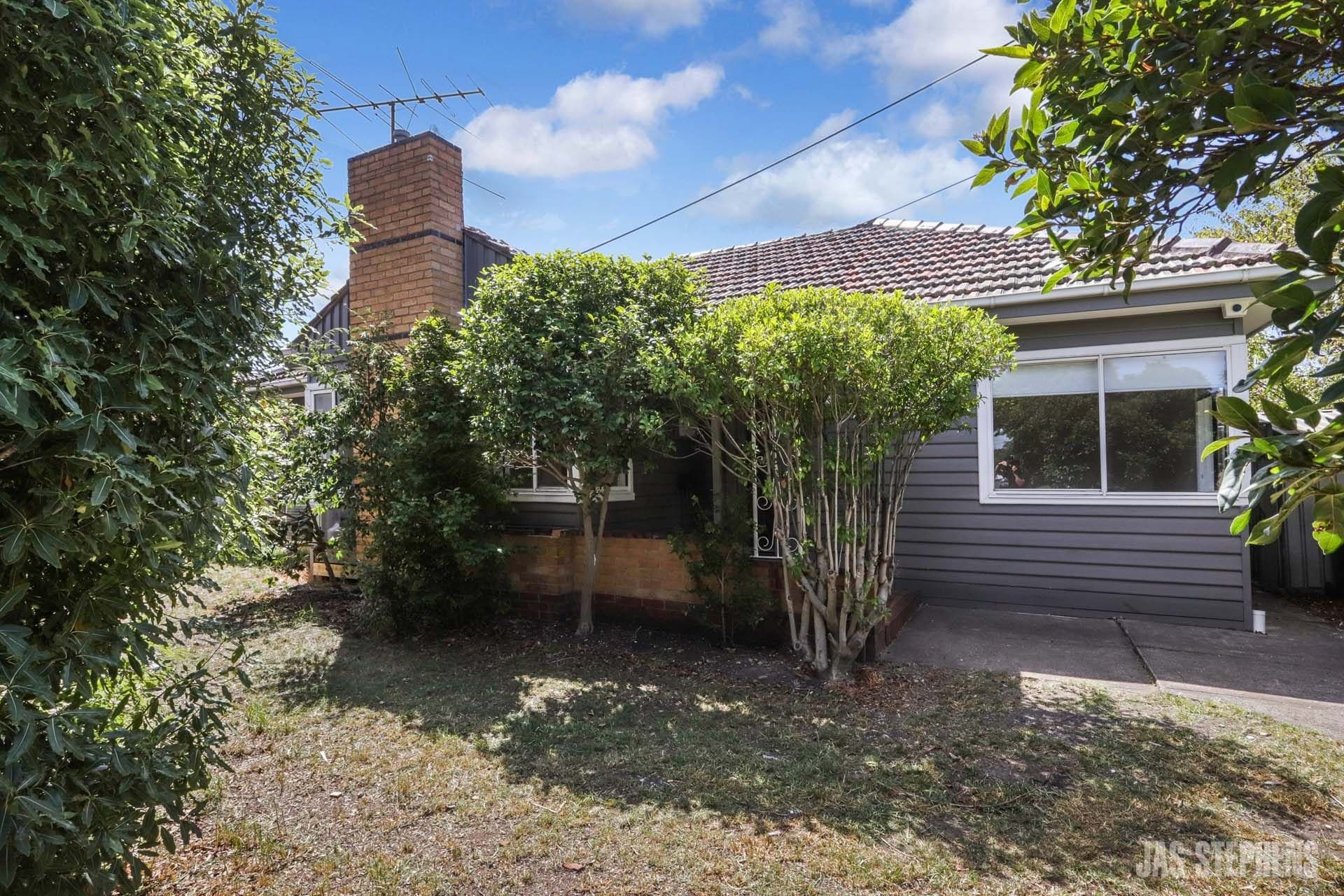 96 The Avenue Spotswood VIC, Spotswood - Thumbnail 2