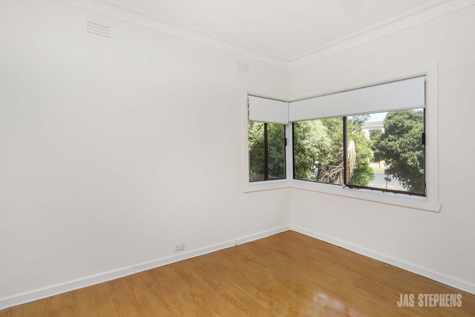 96 The Avenue Spotswood VIC, Spotswood - Thumbnail 3