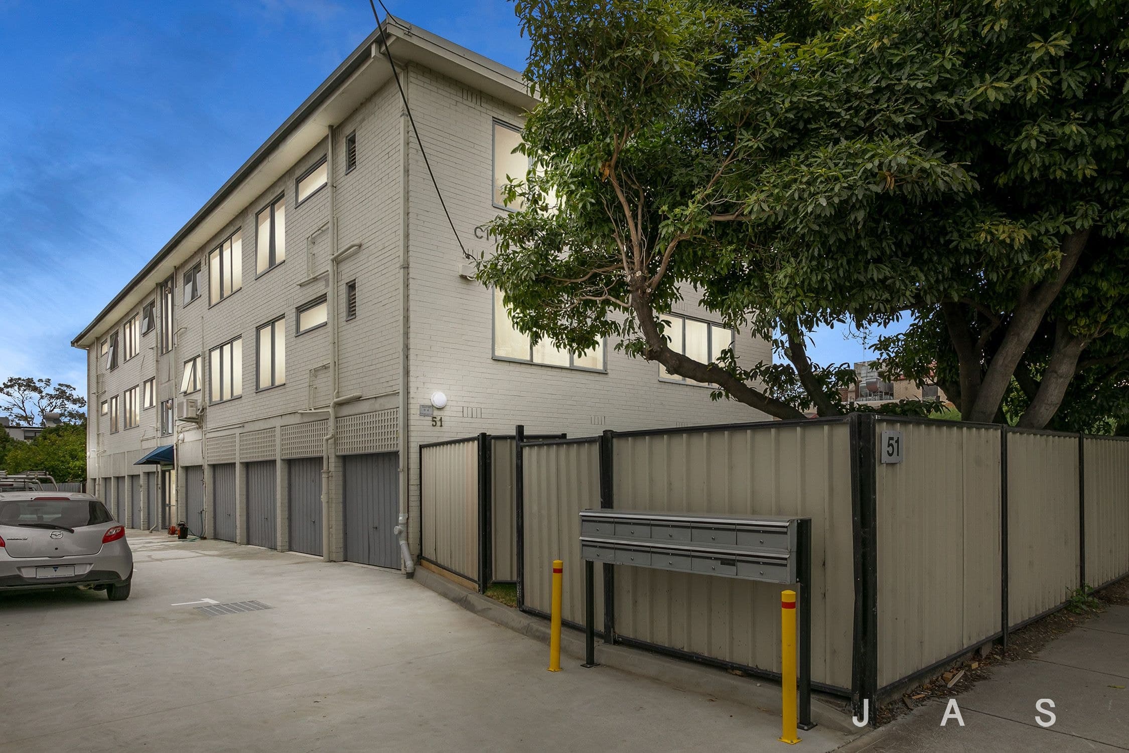 9/51 Napier Street Footscray VIC, Footscray - Thumbnail 2