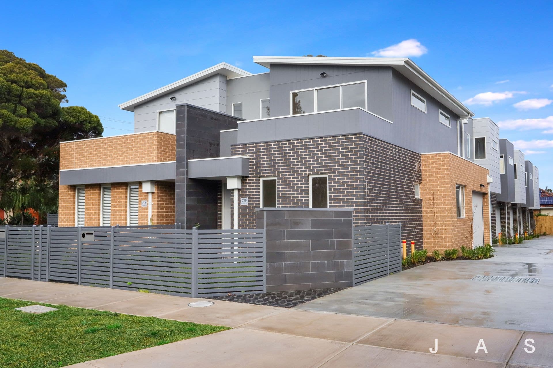 21B Clarendon Parade West Footscray VIC, West Footscray - Thumbnail 2