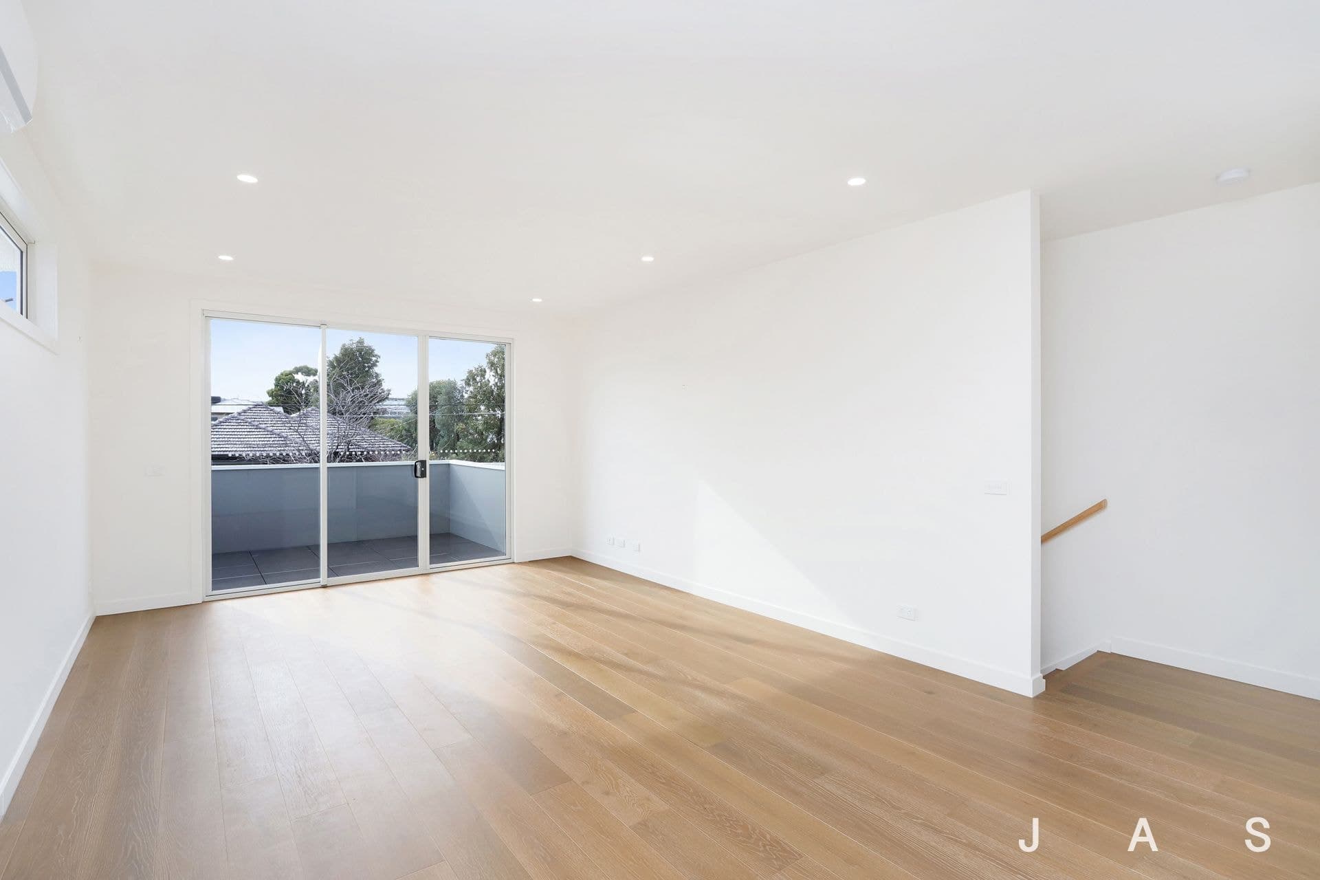 21B Clarendon Parade West Footscray VIC, West Footscray - Thumbnail 6
