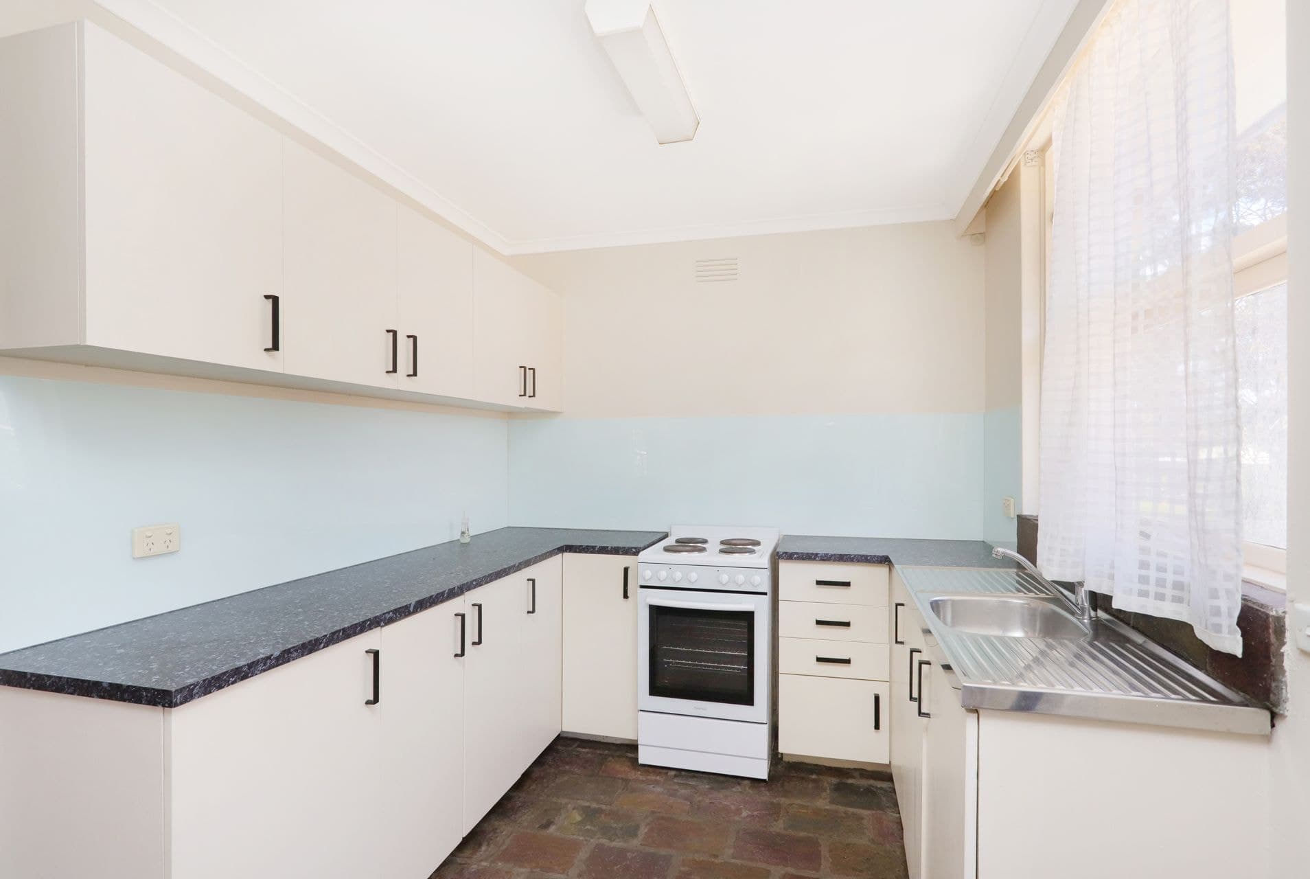 8/58 Mason Street Newport VIC, Newport - Thumbnail 2