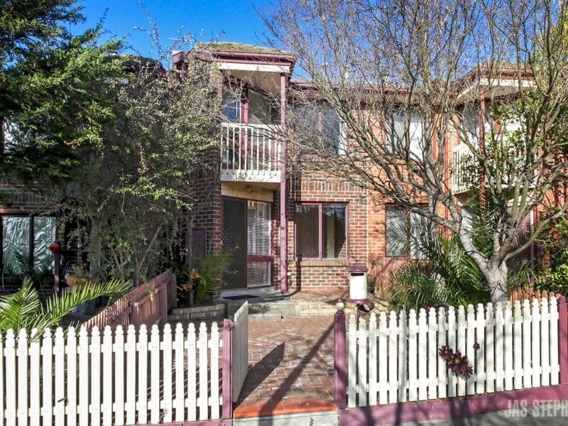 11 Secomb Place FOOTSCRAY VIC, Footscray - Thumbnail 2