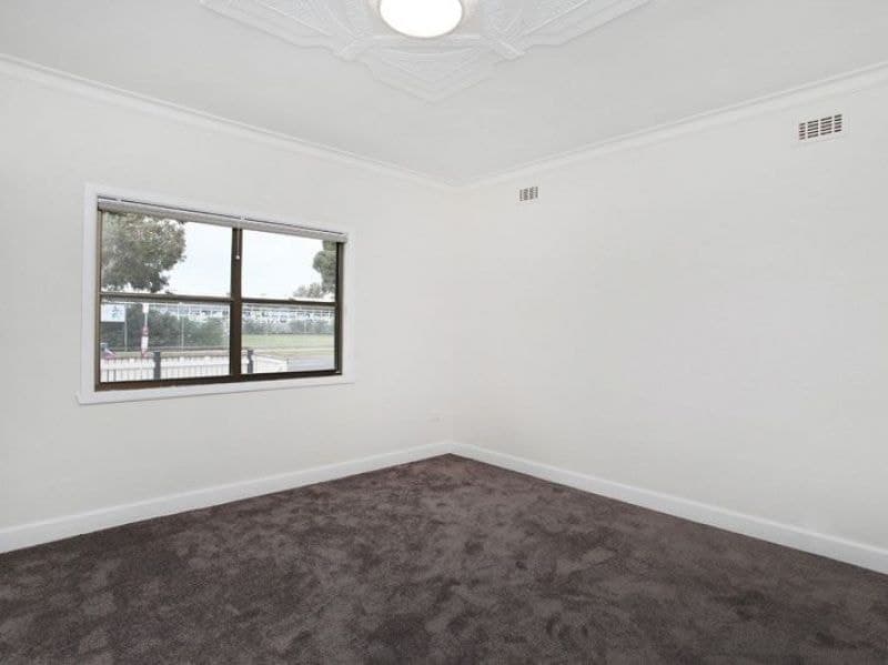 62 Suffolk Road Sunshine North Vic, Sunshine North - Thumbnail 6