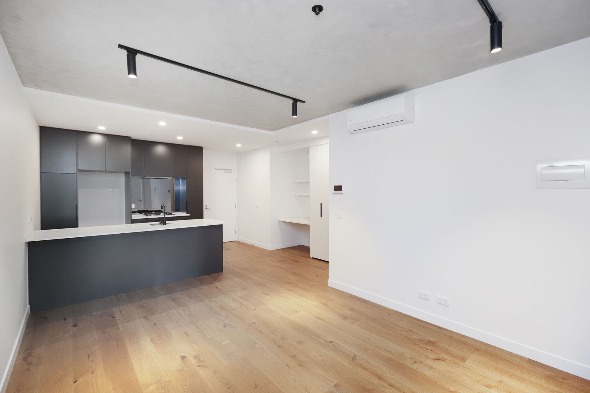 303c/6 Joseph Road Footscray VIC, Footscray - Thumbnail 4