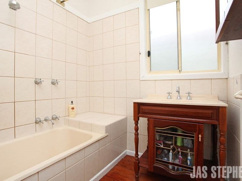 112 Alma Street WEST FOOTSCRAY VIC, West Footscray - Thumbnail 8