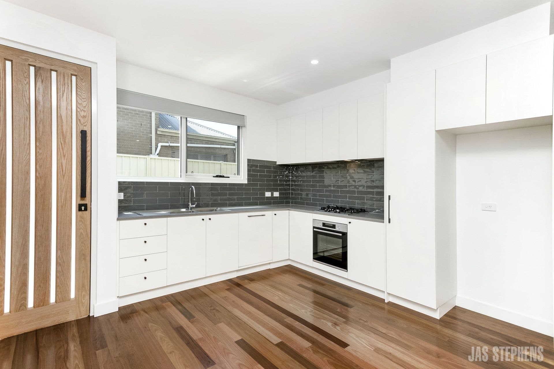 2/13 Hampton Parade West Footscray VIC, West Footscray - Thumbnail 3
