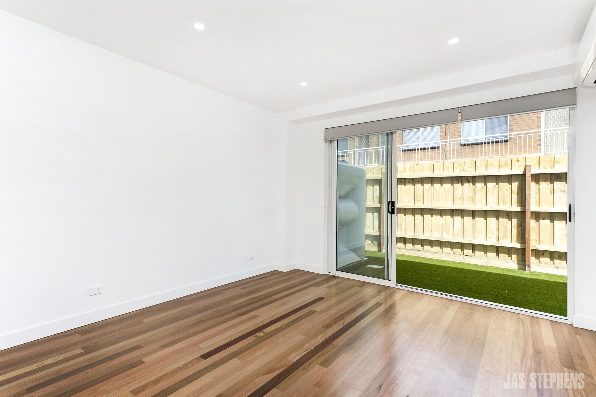 2/13 Hampton Parade West Footscray VIC, West Footscray - Thumbnail 4