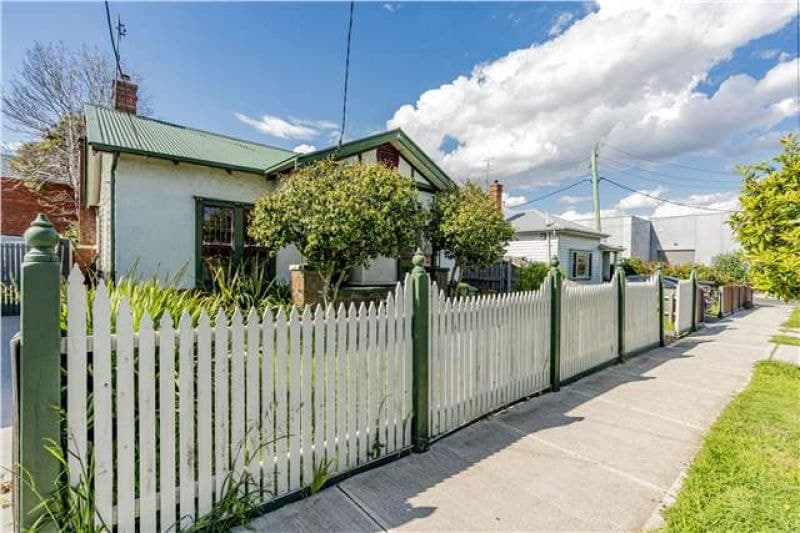4 Robbs Road WEST FOOTSCRAY VIC, West Footscray - Thumbnail 2