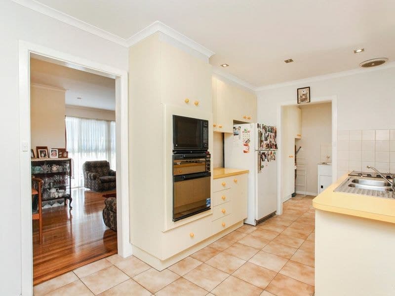 104 Seventh Avenue ALTONA NORTH VIC, Altona North - Thumbnail 5