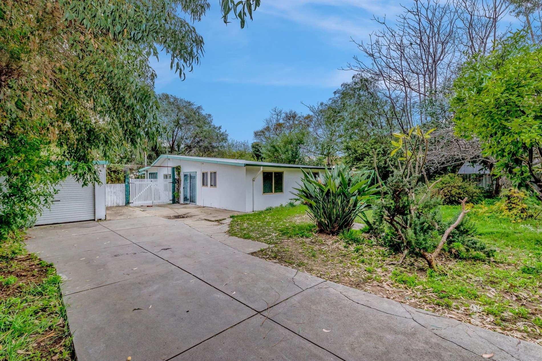 UNDER OFFER BY MARK PRICE 0439 979967, 26 Service Street, Mandurah WA 6210, Mandurah - Thumbnail 6