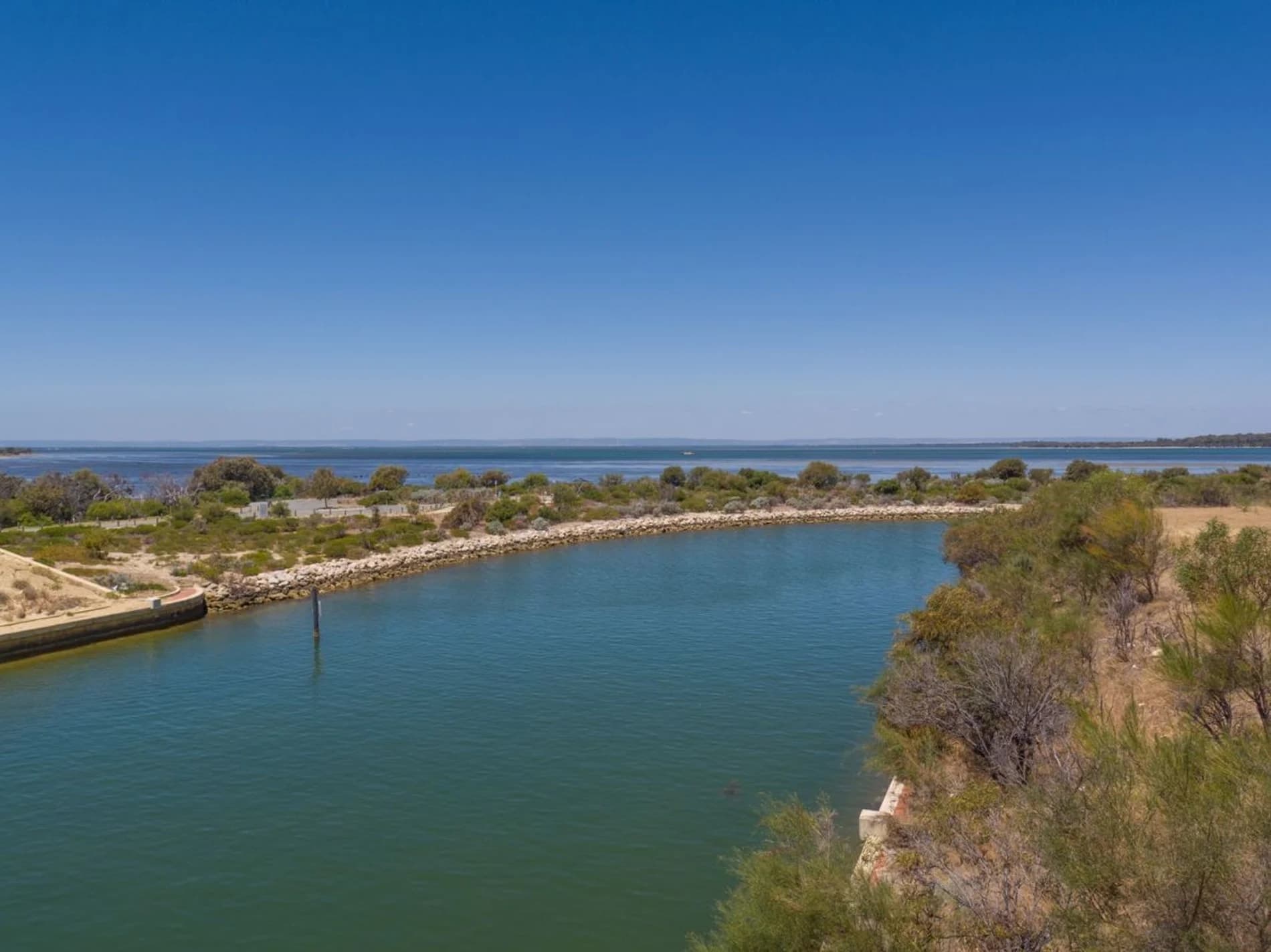 Endless Estuary Views, 19 Cormorant Key, Wannanup WA 6210, Wannanup - Thumbnail 7