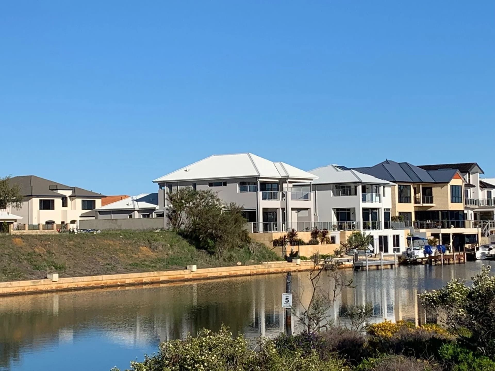 Endless Estuary Views, 19 Cormorant Key, Wannanup WA 6210, Wannanup - Thumbnail 8